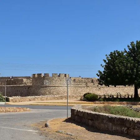 Stone דירה
